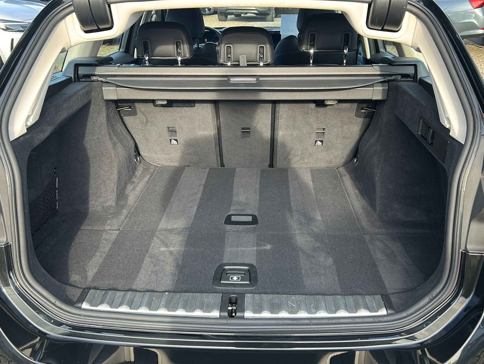 Fahrzeugabbildung BMW 318 d Touring Automatik