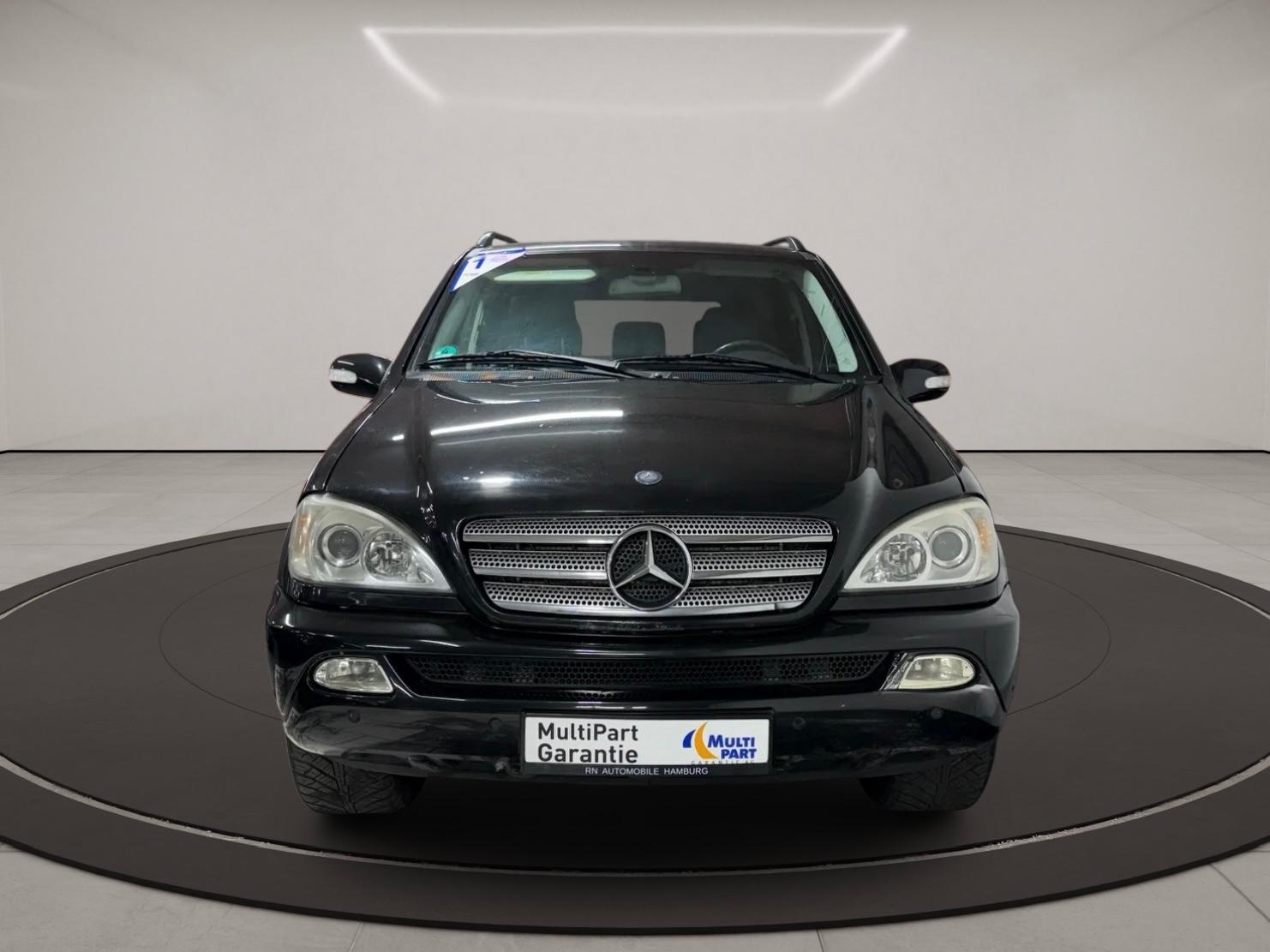 Mercedes-Benz ML270 2004 — rear view