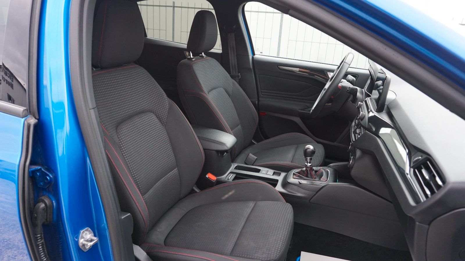 Fahrzeugabbildung Ford Focus Lim. ST-Line, Navi, LED, B&O Sound+WR