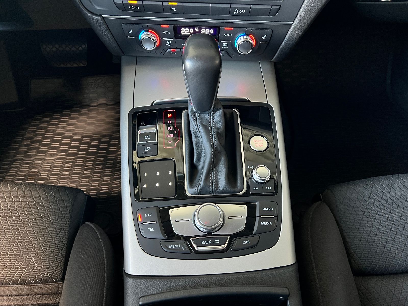 Fahrzeugabbildung Audi A6 Lim. 1.8 TFSI ultra ACC RFK XENON