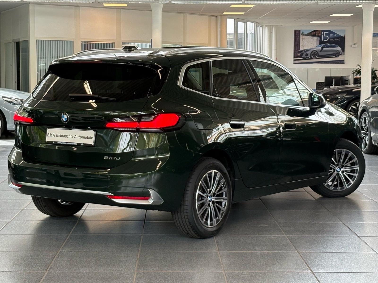 BMW 218d Active Tourer Luxury Line PA RFK Pano 17"