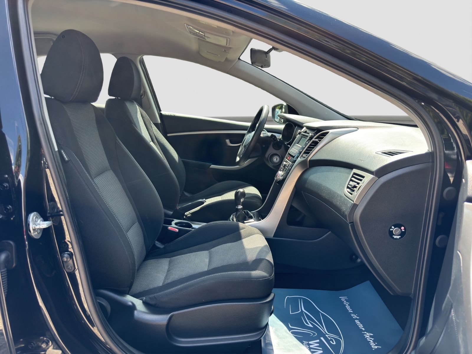 Fahrzeugabbildung Hyundai i30 Classic /Klimaanlage/Sitzhz./LED/TÜV Neu