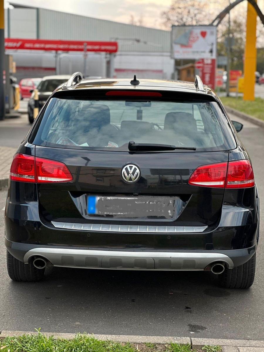 Volkswagen Passat 2012 — photo 10