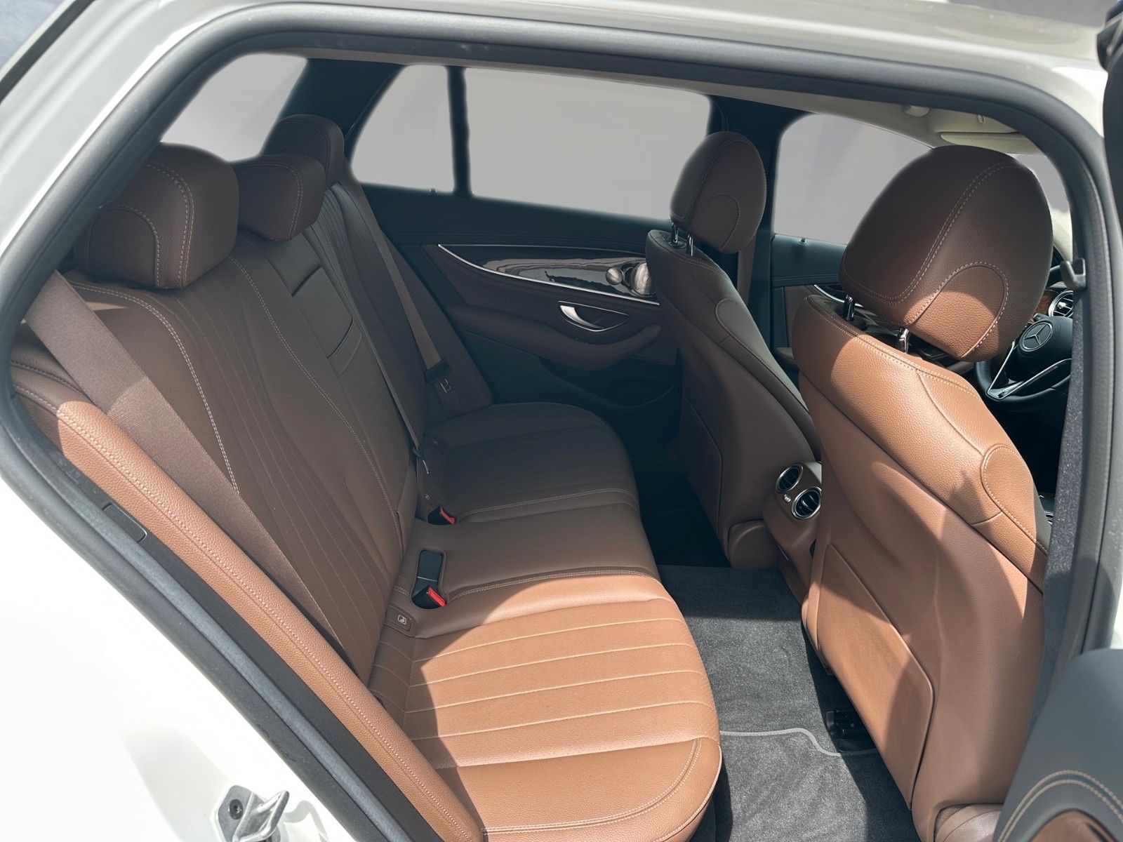 Mercedes-Benz E 300 e T 9G-TRONIC Exclusive – Bild 5
