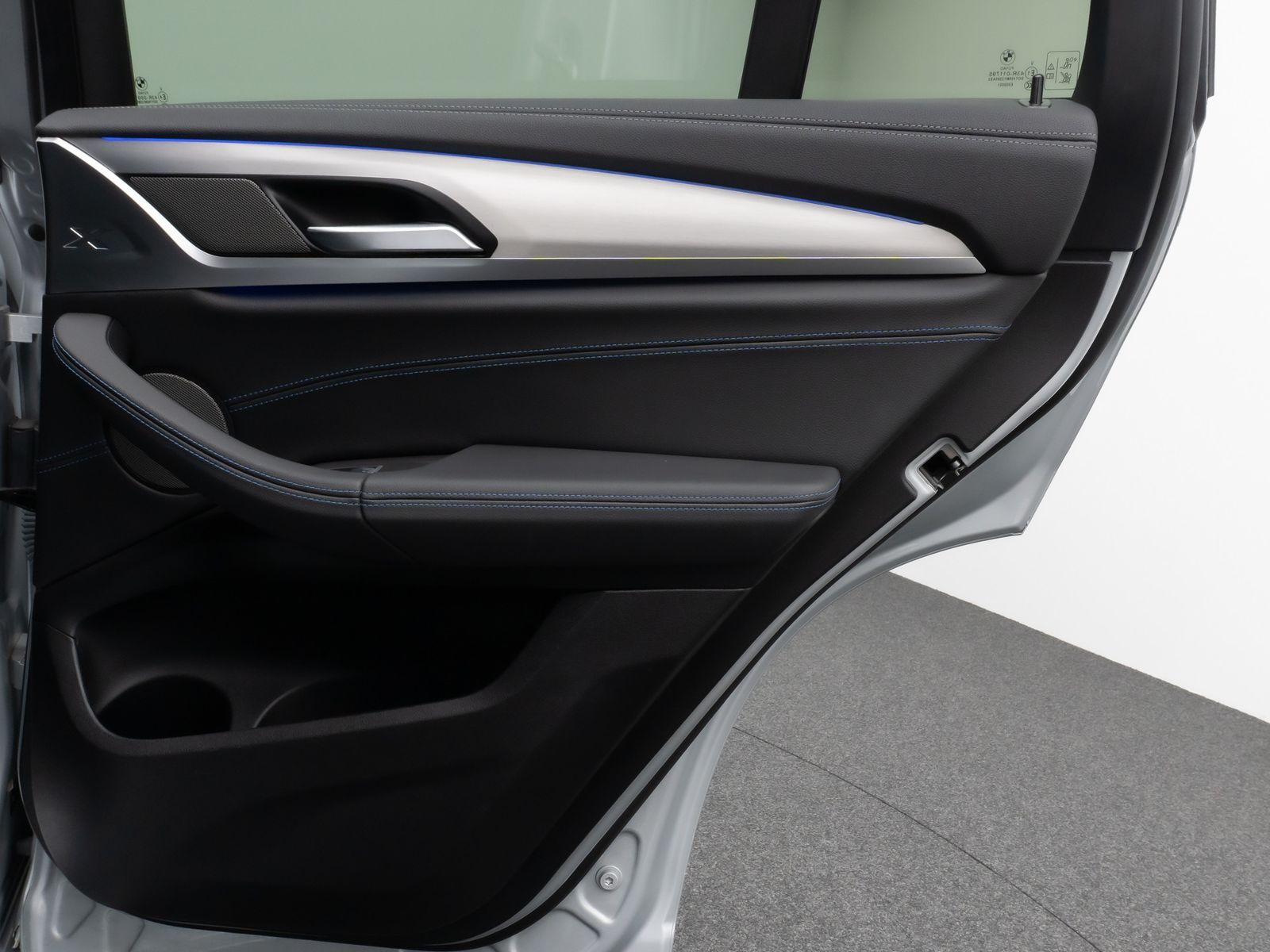Fahrzeugabbildung BMW X4 M40d Kamera HUD DAB H/K AHK Komfort 21Zoll