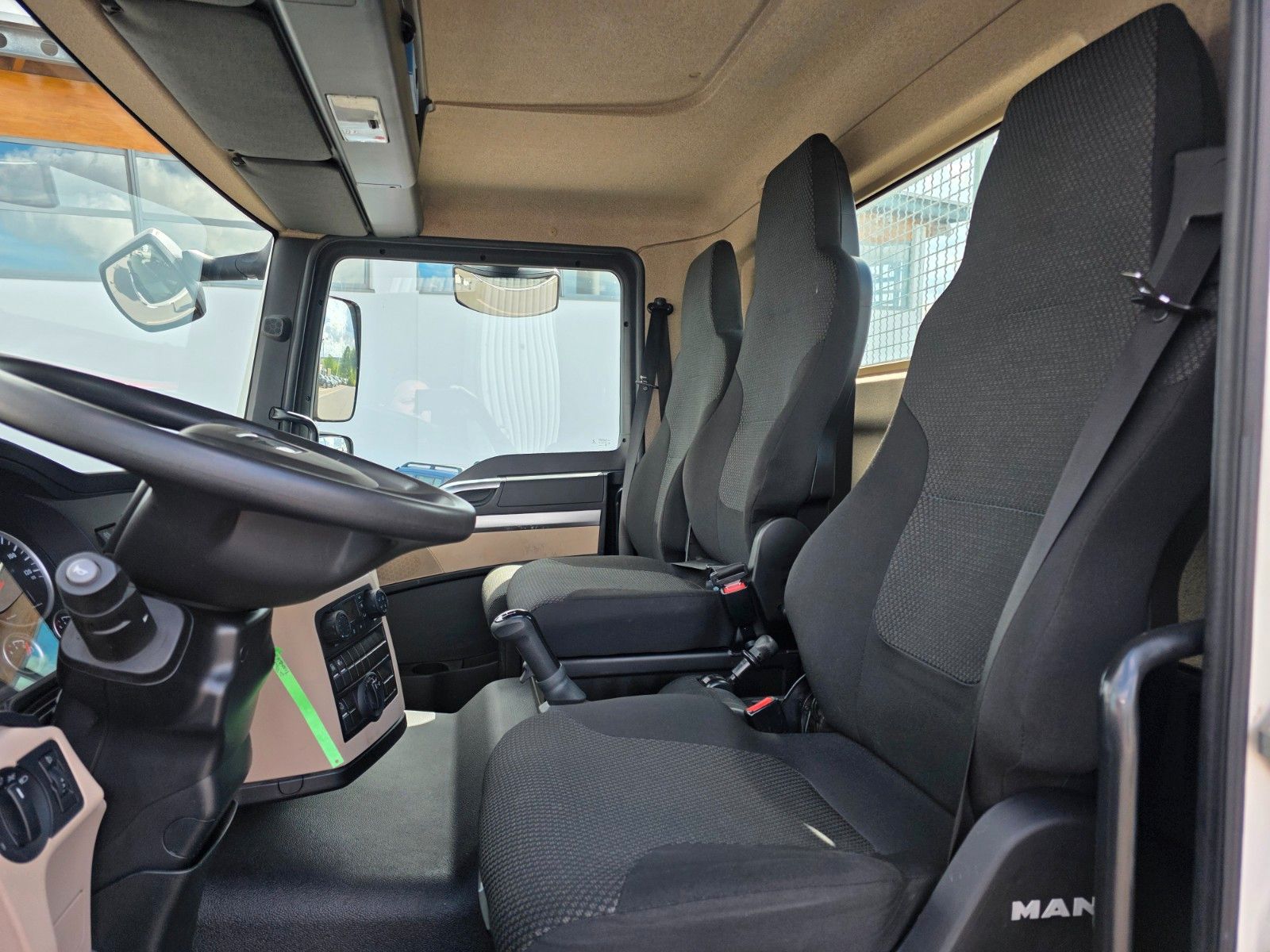 Fahrzeugabbildung MAN TGM 13.250 4x4 BL Allrad 37.917km Klima 3 Sitze