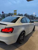 BMW 118d E82 Coupé M Paket ab Werk weiß Ei... - BMW mit Diesel-Antrieb: Coupe, Sitzheizung, 1.8