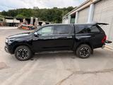 Toyota Hilux Executive - schwarze Toyota Hilux