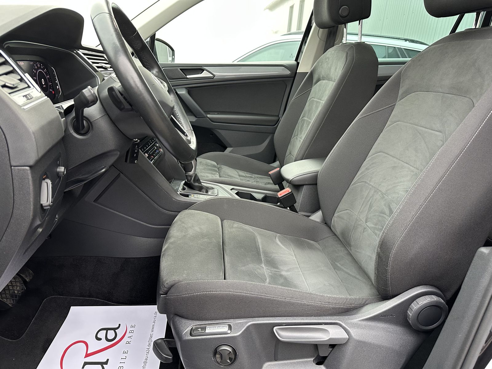 Fahrzeugabbildung Volkswagen Tiguan 1.4 eHybrid DSG Life NAV+LED+AHK+ACC+PANO