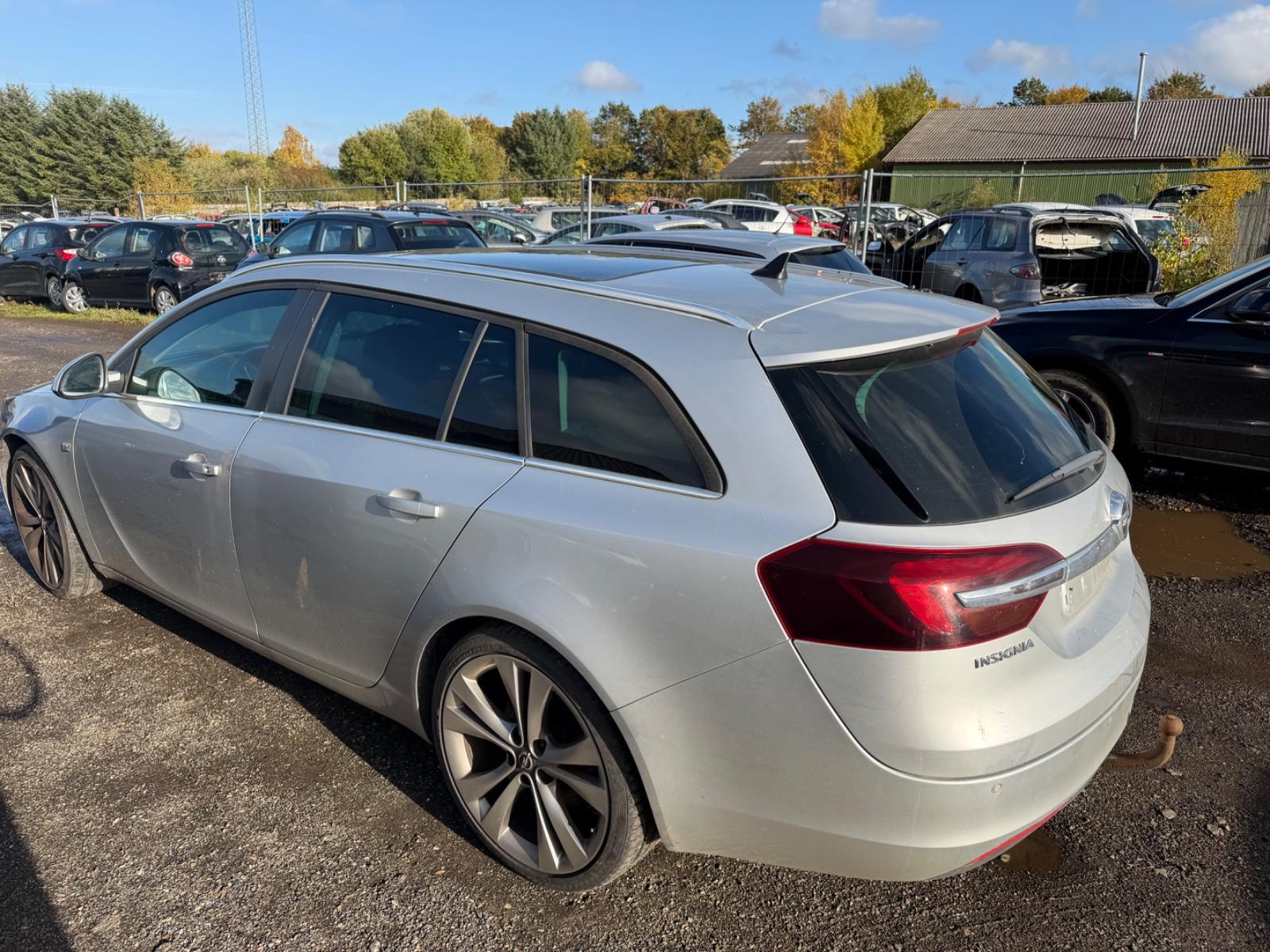 Opel Insignia 2015 — engine 1.956 cm³, 140 HP (103kW)
