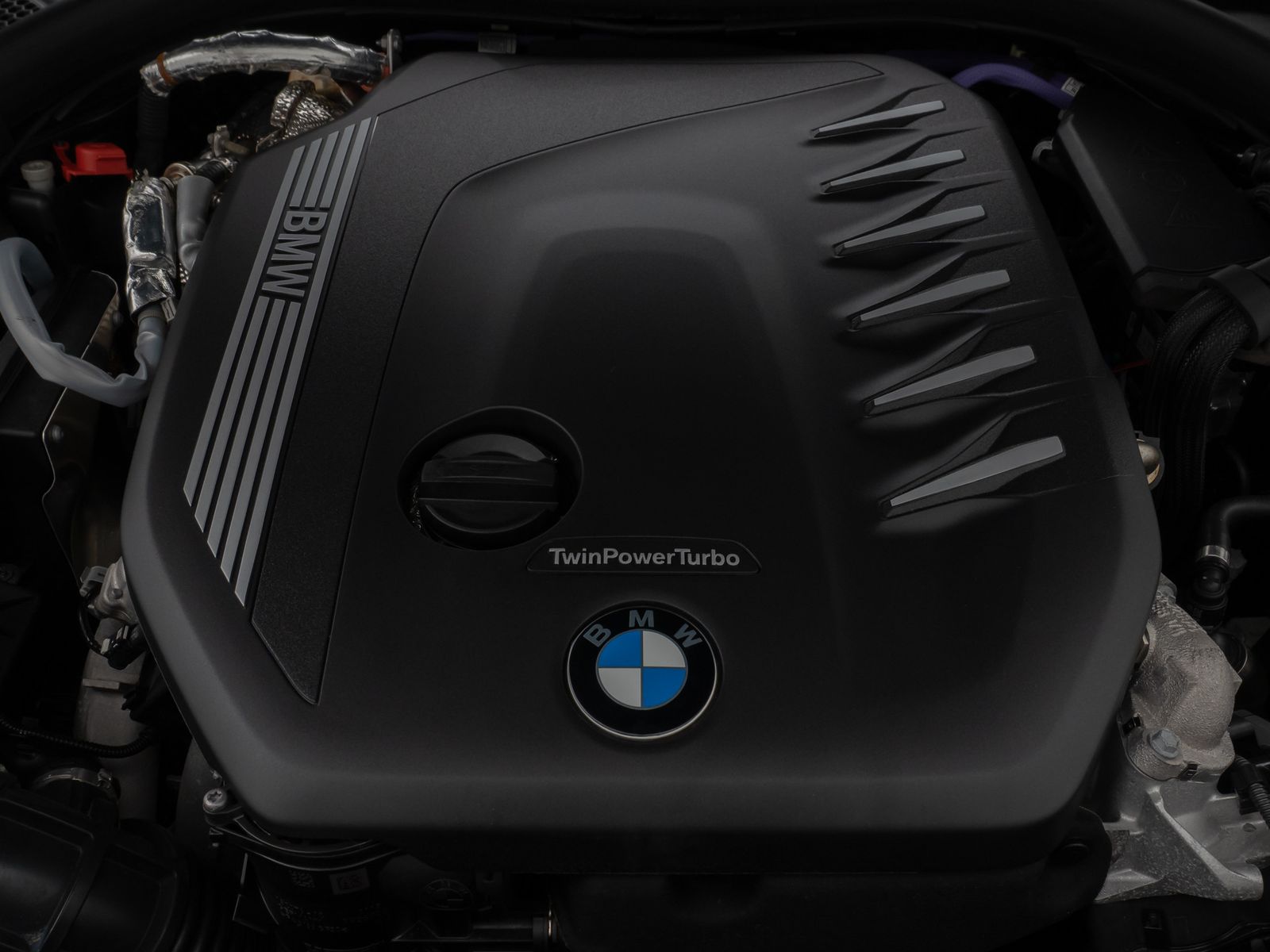 Fahrzeugabbildung BMW 530d xD Luxury Line Laser HUD DAB H/K AHK 19Zoll