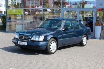 Mercedes E 200 - 2