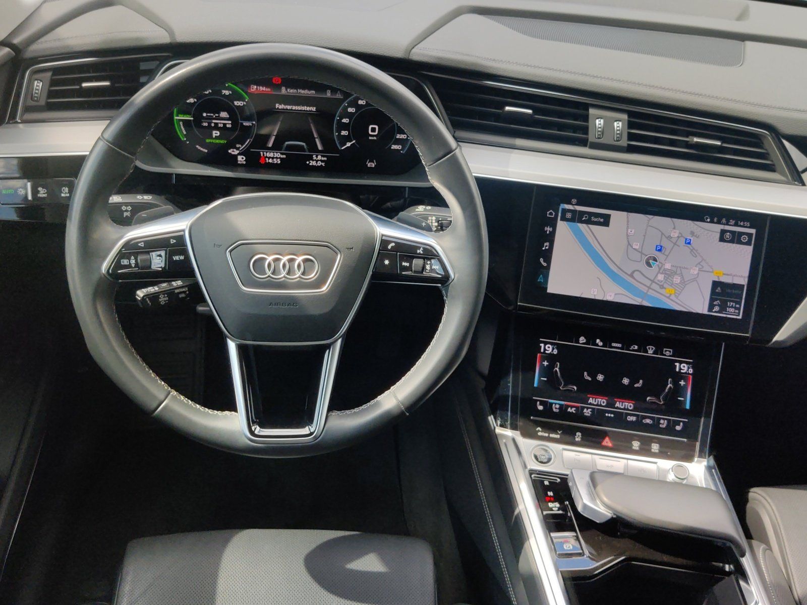 Fahrzeugabbildung Audi Q8 e-tron 55 quattro advanced 360,AHK,HUD,LED