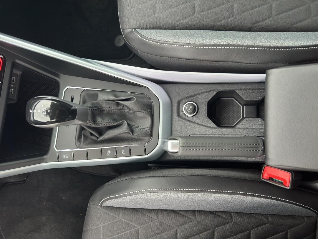 Fahrzeugabbildung Volkswagen Polo VI 1.0 TSI Goal Kamera,LED,Navi,SHZ,ACC,PDC