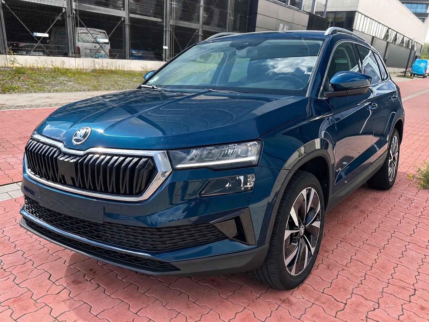 Skoda Karoq 2.0 TDI DSG STYLE Edition Klima LED imagem 2