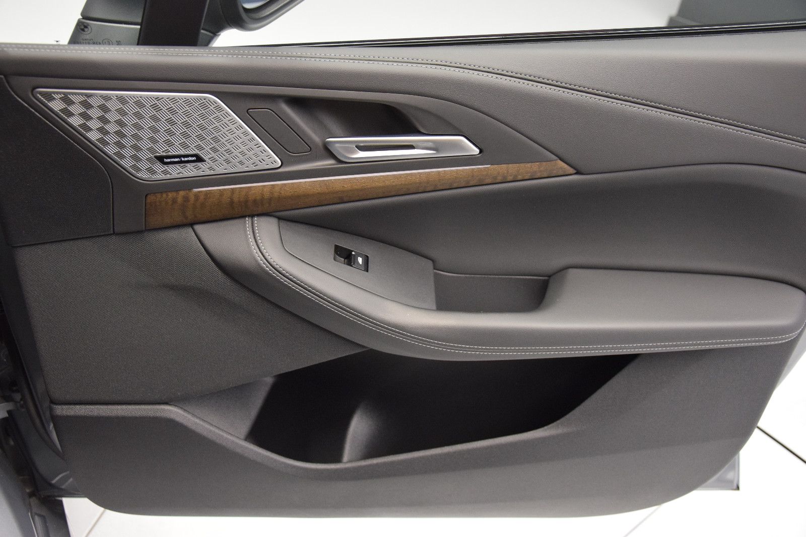 Fahrzeugabbildung BMW 218 i M Sport Active Tourer Pano Memory H K ACC