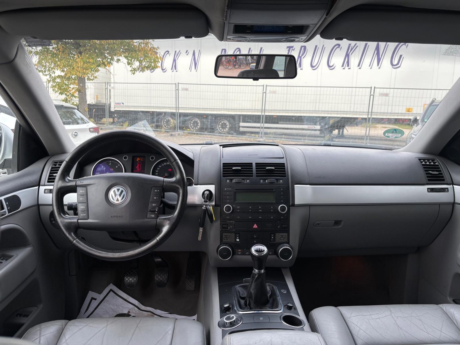 Volkswagen Touareg 2005 — photo 7