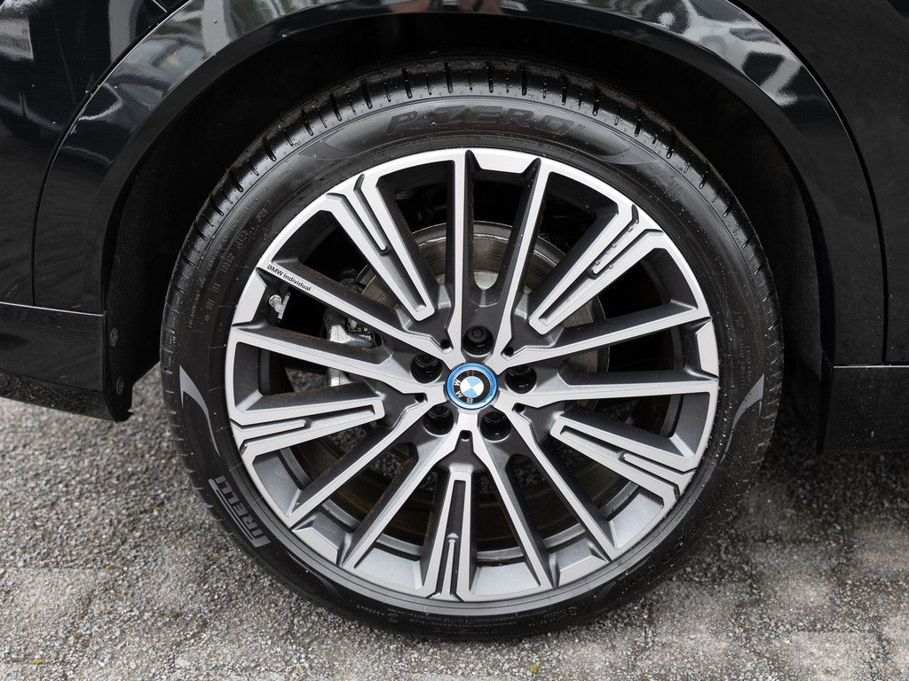 BMW iX2 - Bild 10