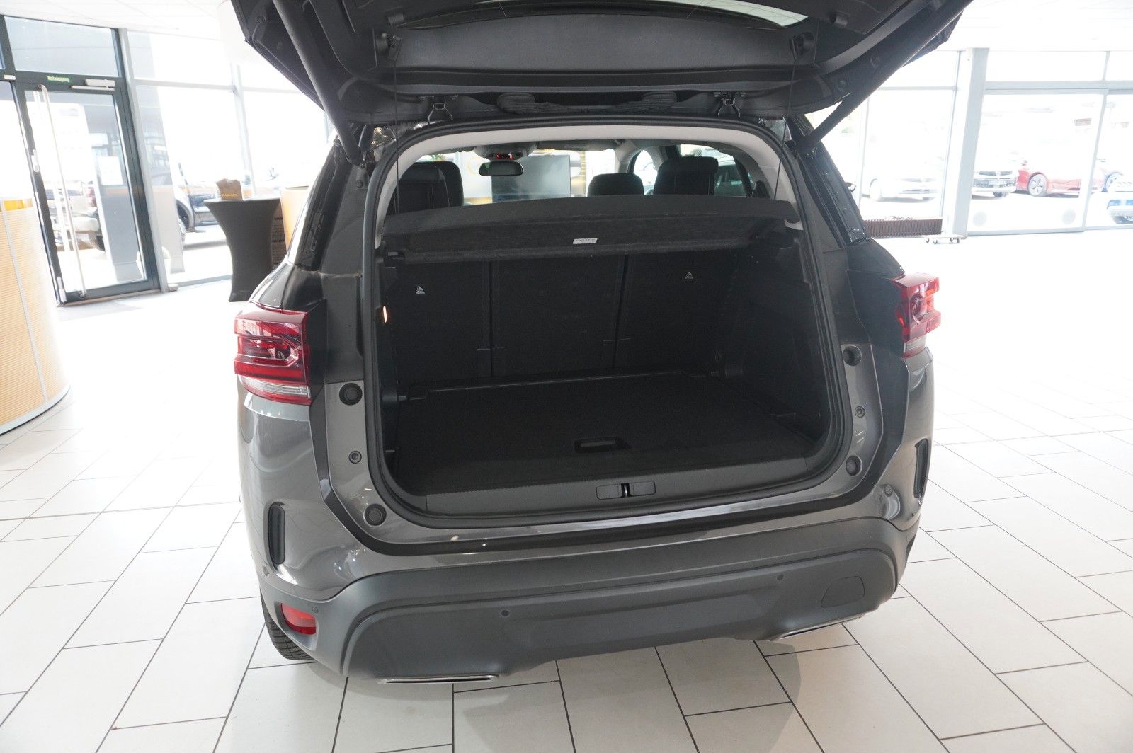Fahrzeugabbildung Citroën C5 Aircross 1.2T SHINE EAT-8 NAVI/LED/KAMERA/SH