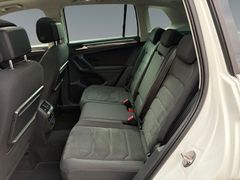 Fahrzeugabbildung Volkswagen Tiguan Highline 2.0 TDI 4MOTION PANO*360°*NAVI!!