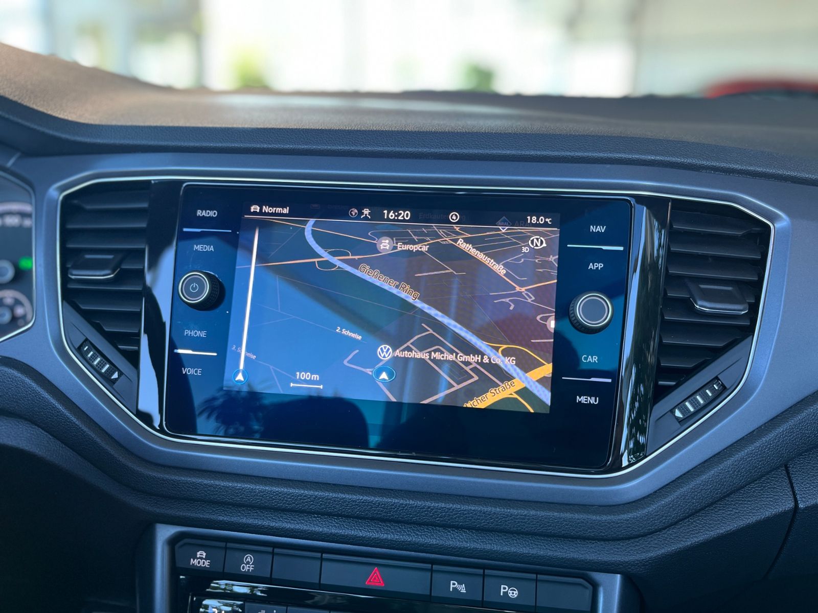 Fahrzeugabbildung Volkswagen T-Roc Cabriolet  R-Line Black ACC LED NAV RFK