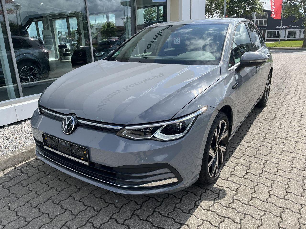 Volkswagen Golf 1.5 TSI Style KAM e-Sitz Navi