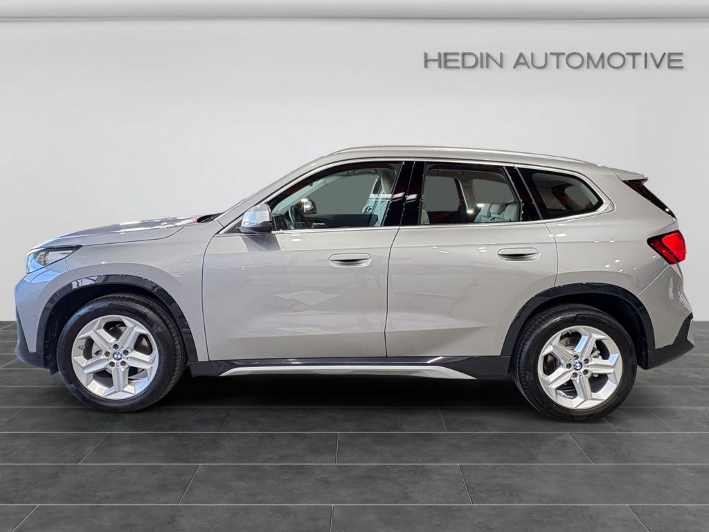 BMW X1 xDrive 20d xLine LED AHK KAM LHZ SHZ SPIEGELP foto 3
