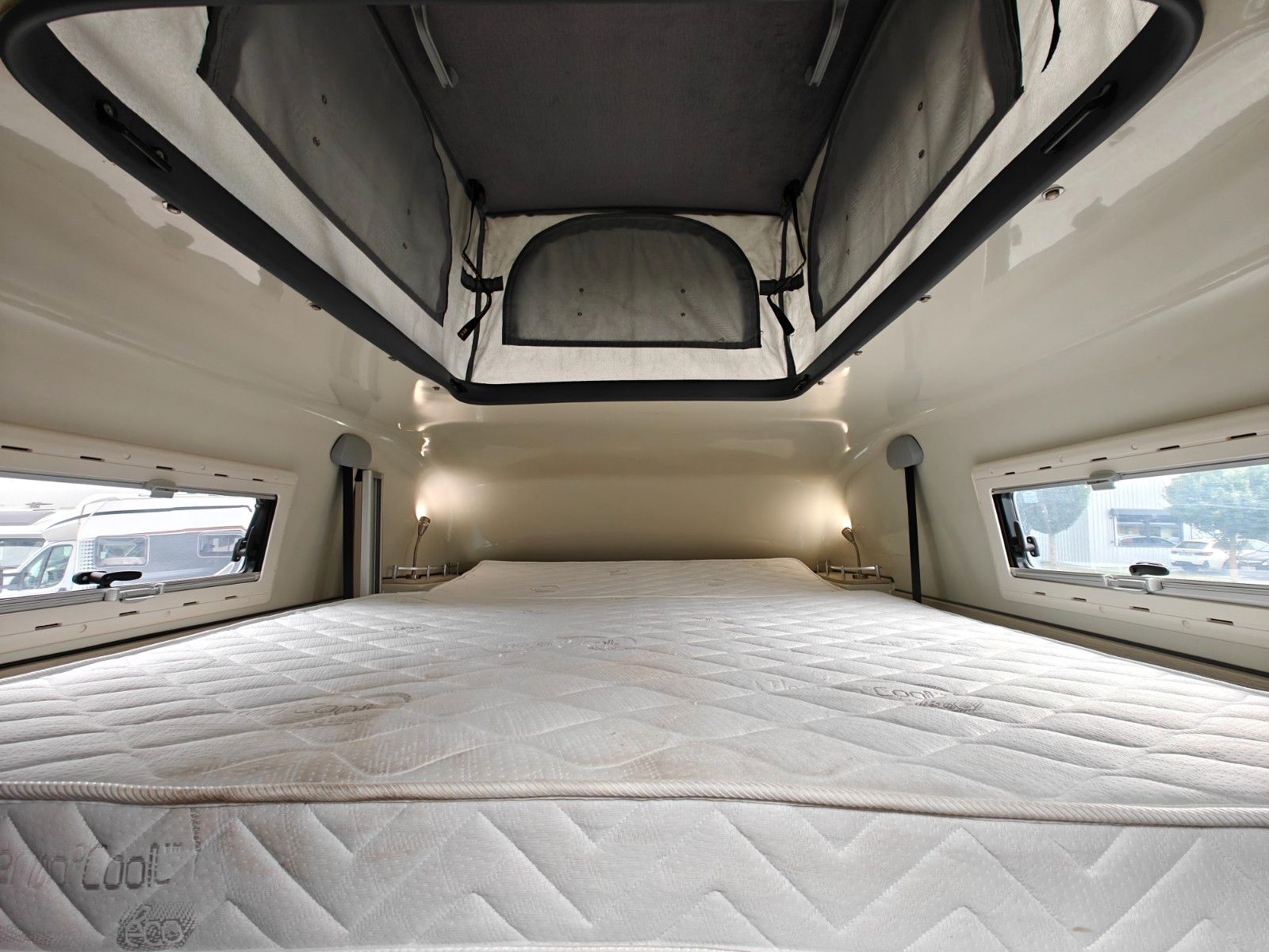Fahrzeugabbildung Karmann Dexter 550 - Hubdach, Autom., Markise, Lithium -
