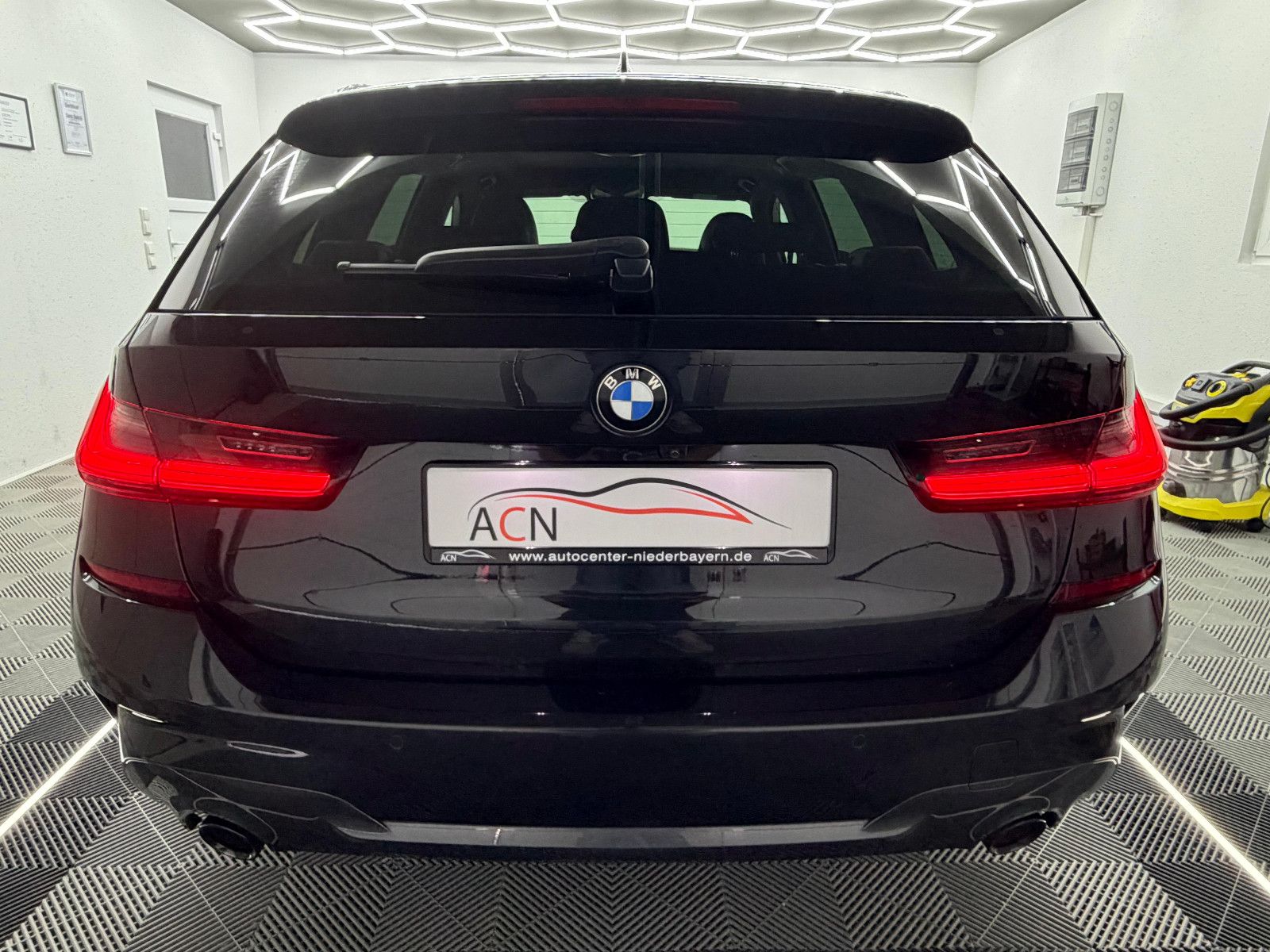 Fahrzeugabbildung BMW 320 d xDrive M-SPORT/LASER/DRIVING ASS+/PANO/HUD