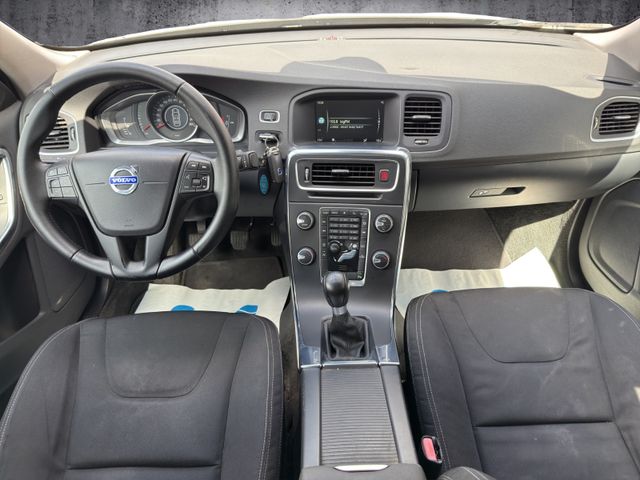 Volvo S60 D5  Lim. Momentum*PDC*TEMPOMAT*LED*EURO 5