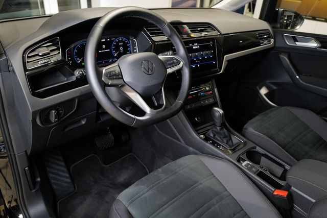 Volkswagen Touran 1.5TSI DSG Highline AHK Pano Rkam Keyless