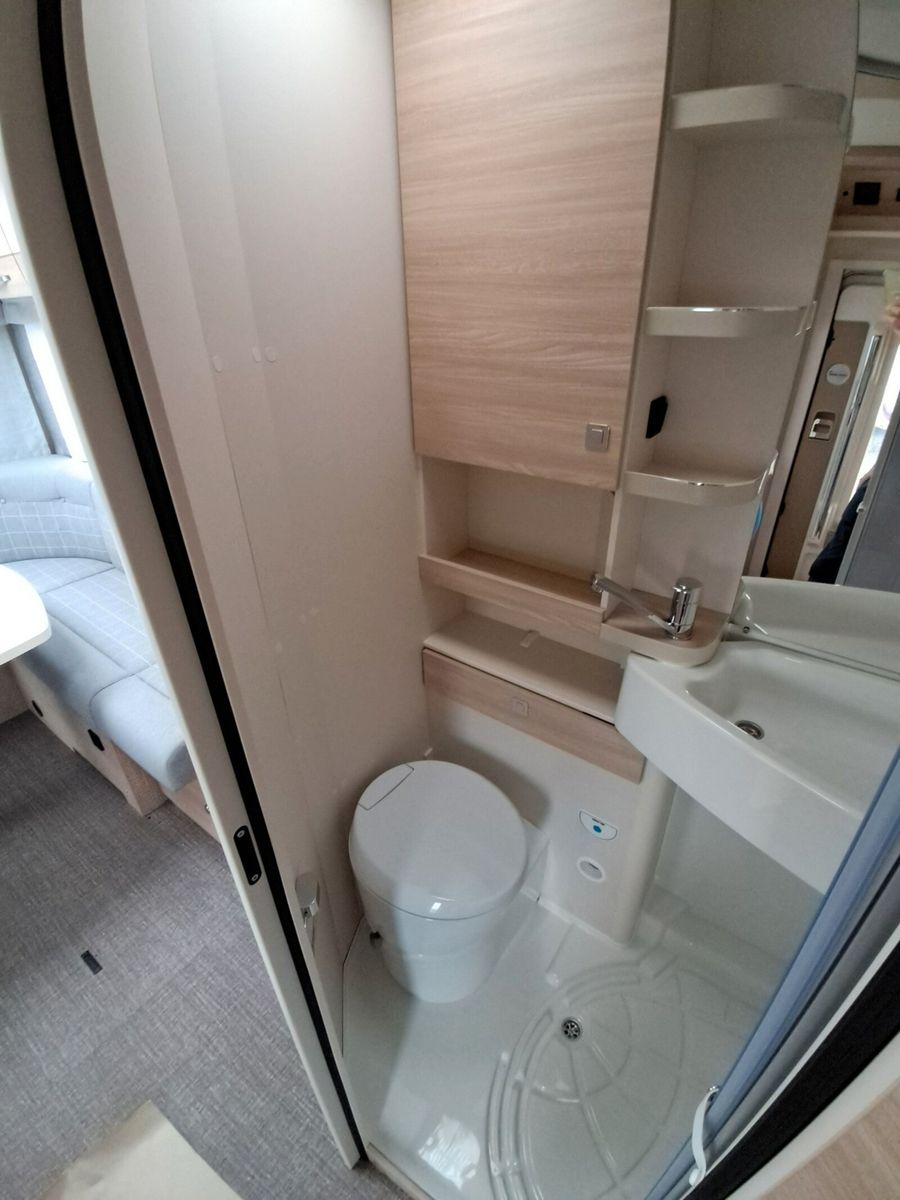 Fahrzeugabbildung Eura Mobil Activa One AO 650 HS Travel Pakete, Automatik