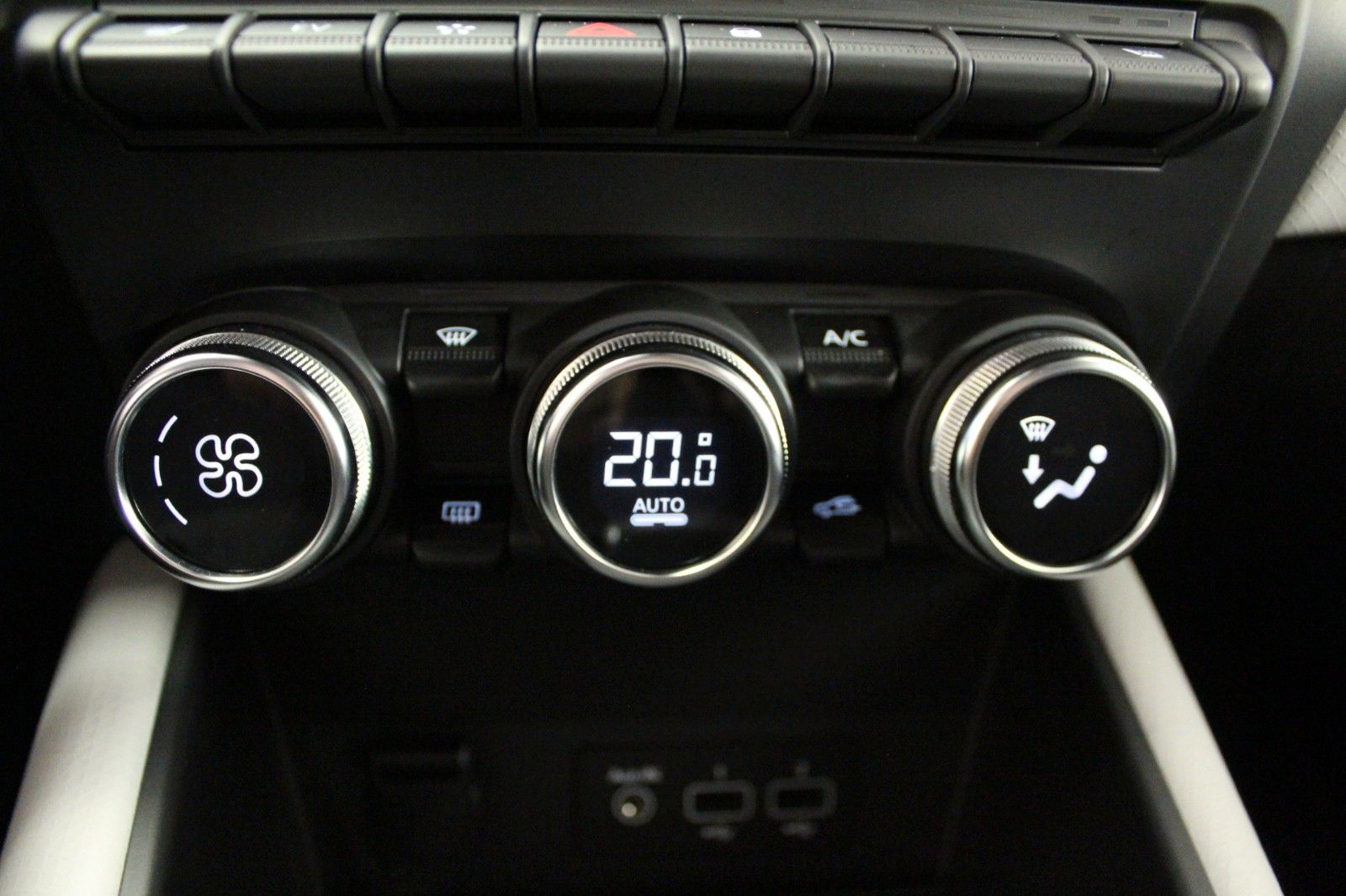 Fahrzeugabbildung Renault Captur E-Tech Plug-In 160* Edition One *
