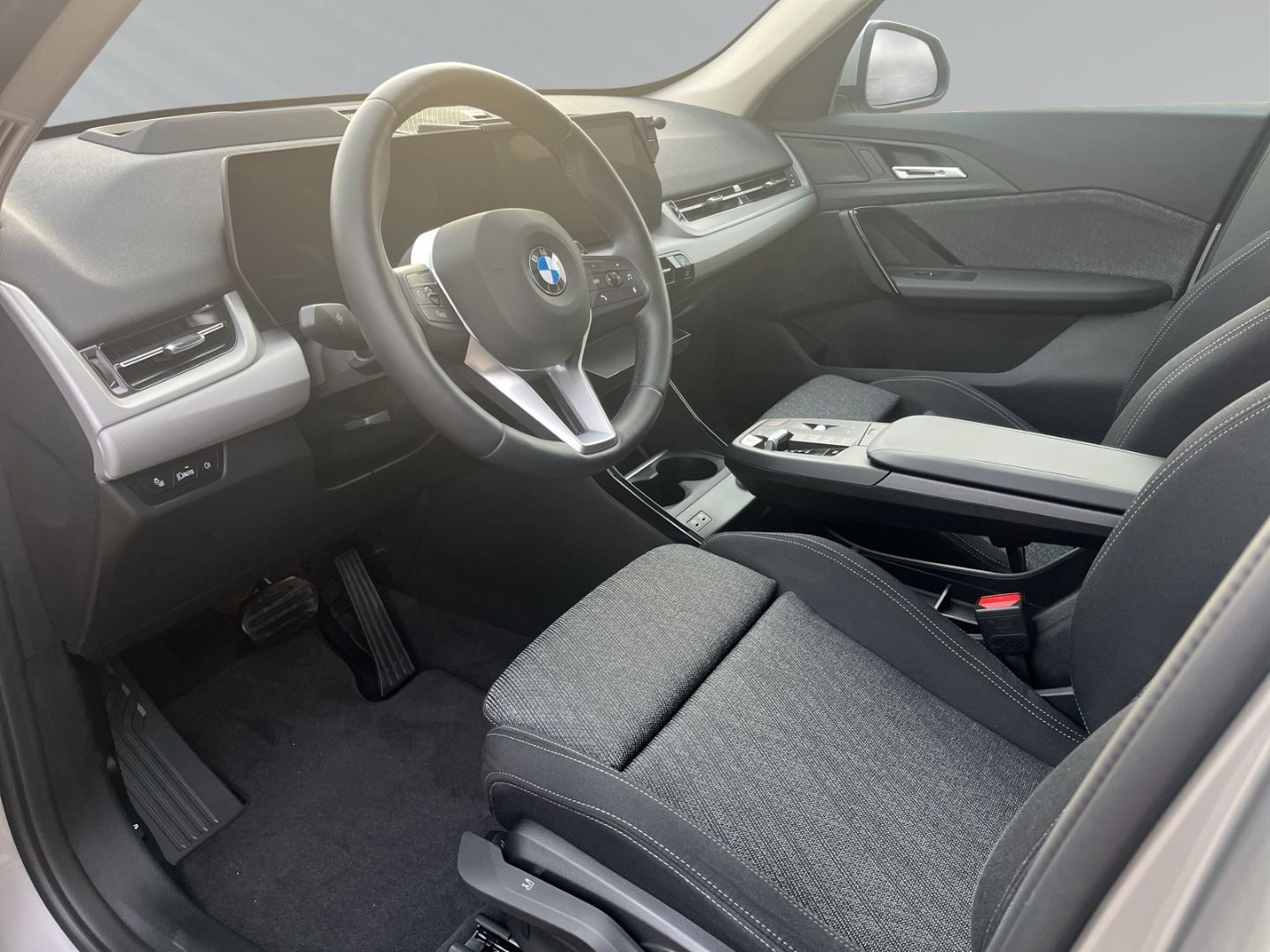 BMW X1 20i sDrive HUD AHK Panoramadach Navi LED ACC foto 4