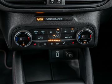 Ford Focus Turnier 1.0 ST-Line Stauassistent Kamera