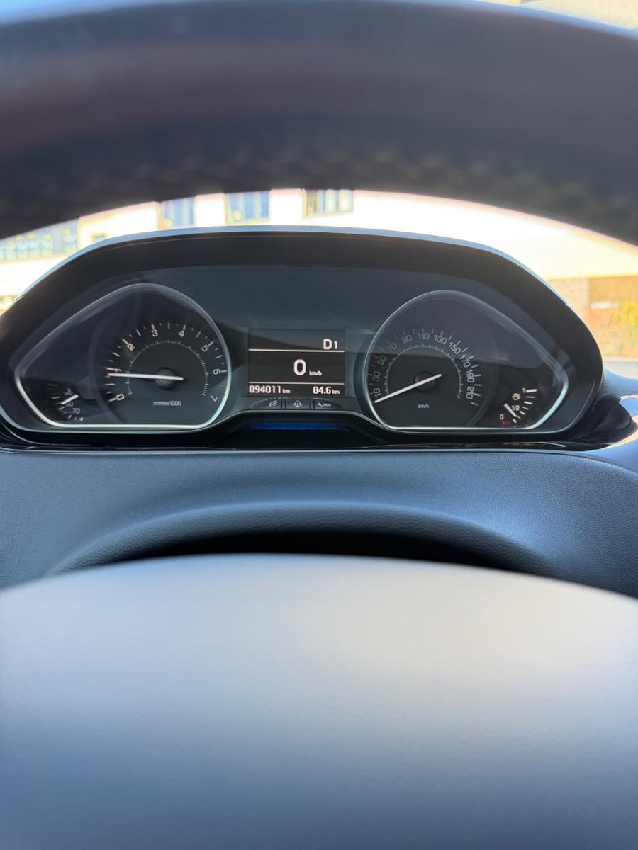 Peugeot 208 1.6 Allure 120 VTi Automatik 