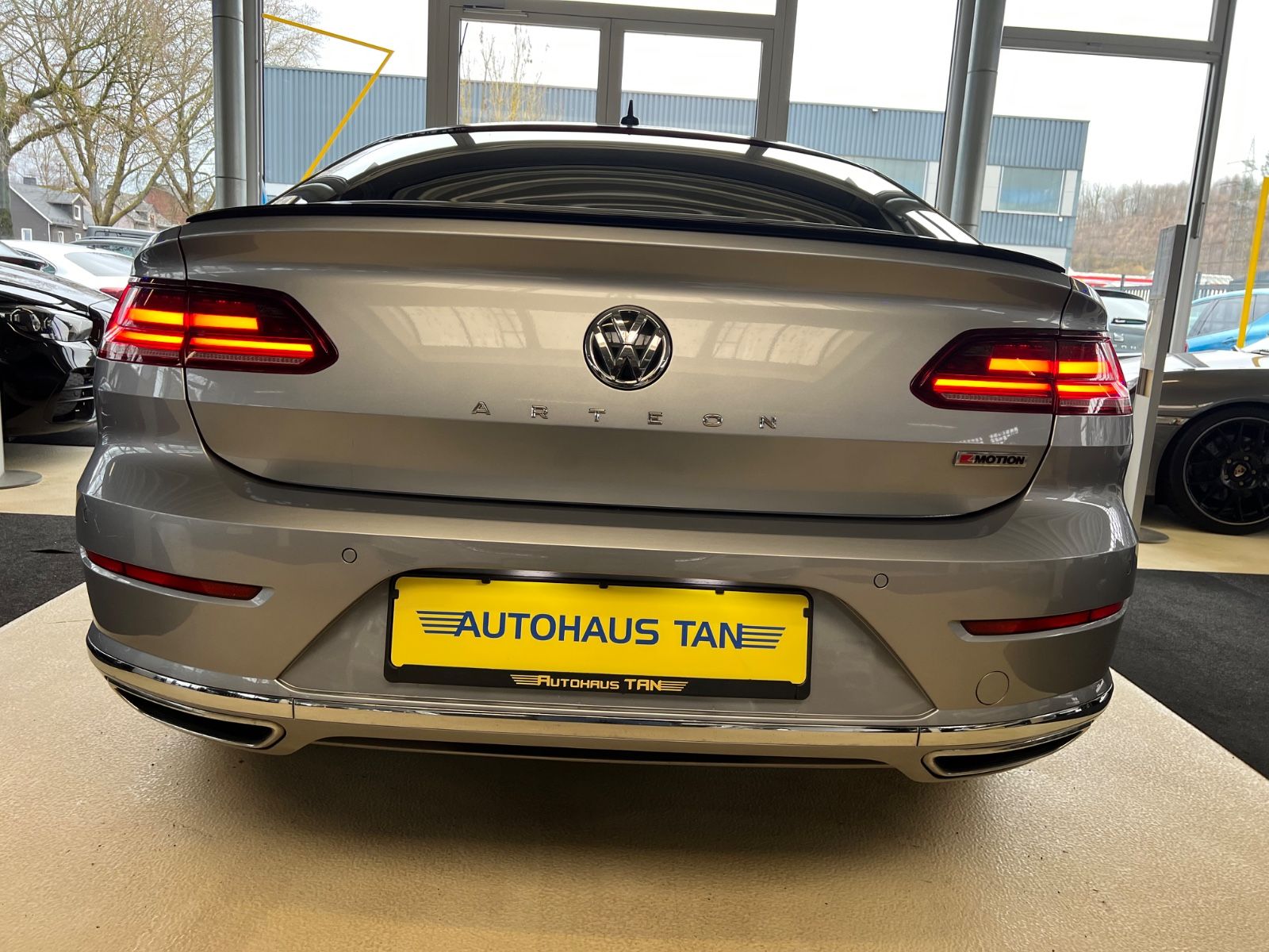 Fahrzeugabbildung Volkswagen Arteon R-Line 4Motion 239PS *PANORAMADACH*ACC*