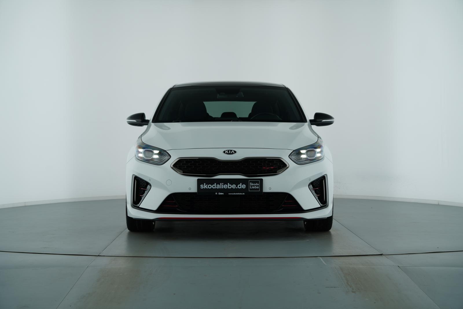 Kia CEED GT 1.6T-GDI PANO+JBL-SOUND+ALCANTARAuvm