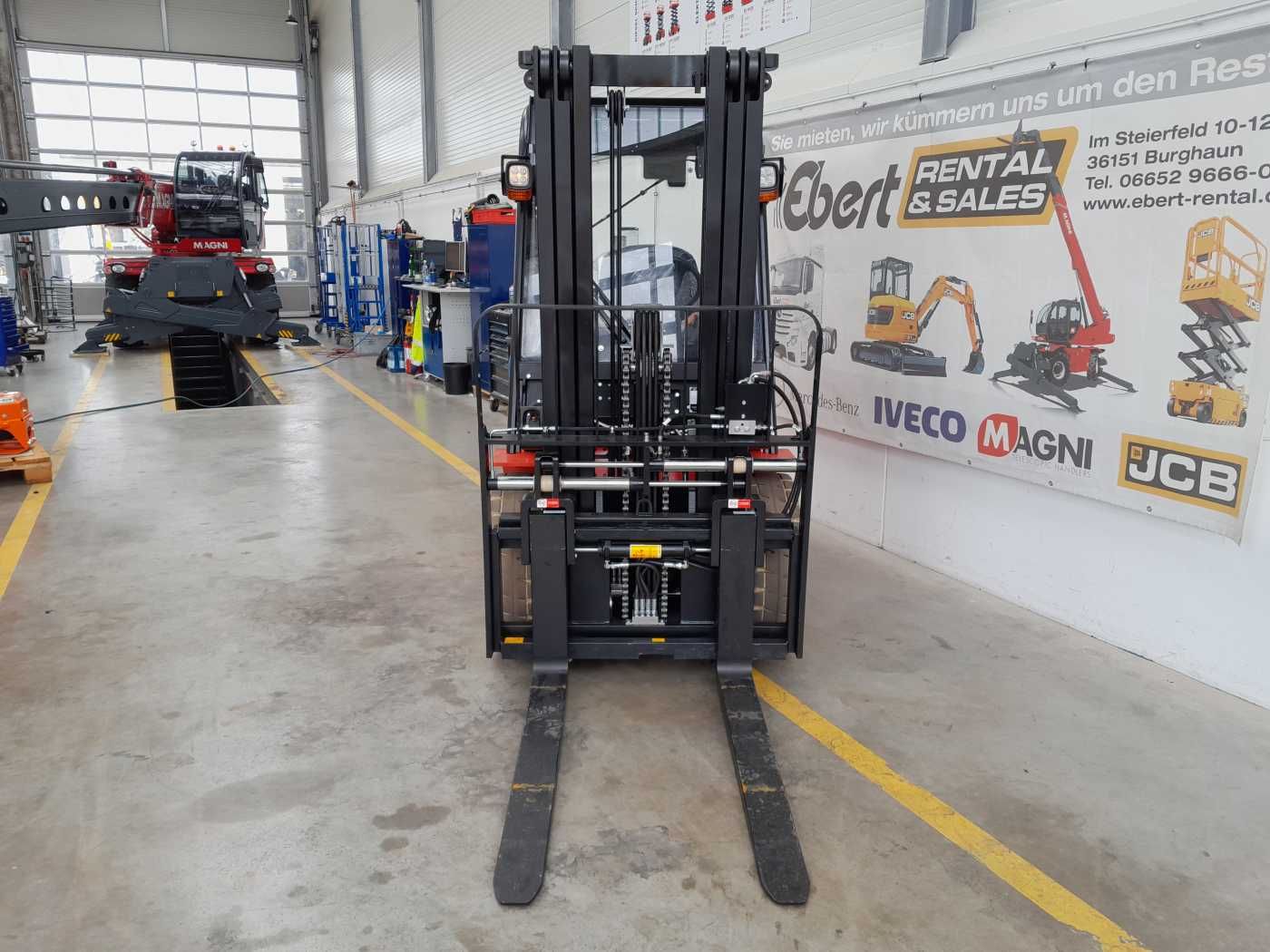 Fahrzeugabbildung Andere EP Equipment EFL353 / 3,5T / Triplex: 4,80m /ZVG