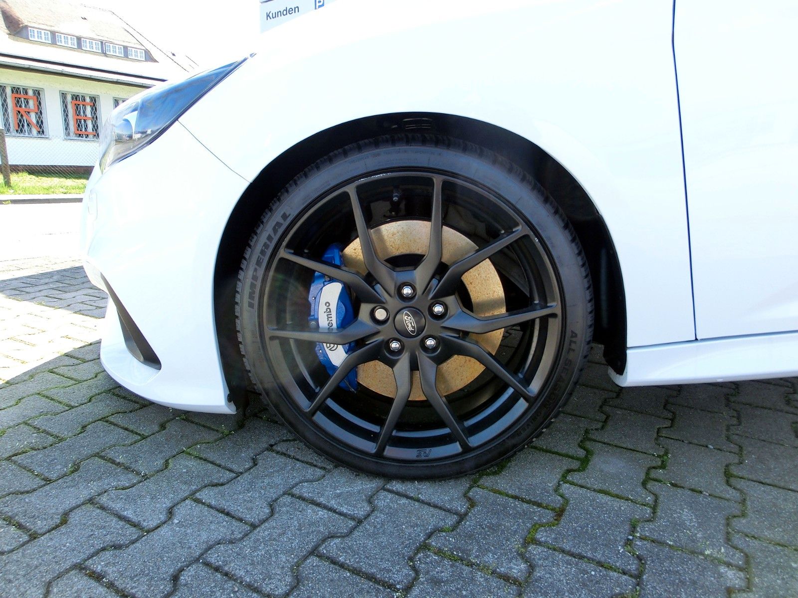 Fahrzeugabbildung Ford Focus RS  White & Black Edit.