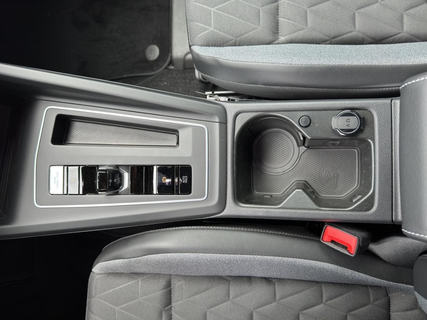 Fahrzeugabbildung Volkswagen Golf Goal VIII Goal,DSG,RFK,AHK,GJR,Paket Discov