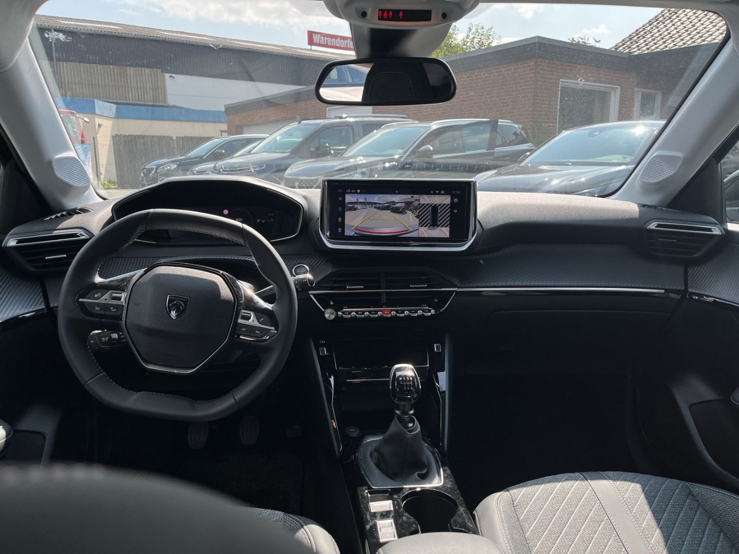 Fahrzeugabbildung Peugeot 208 1.2 EU6d Allure PureTech 100 Navi 360 Kamera