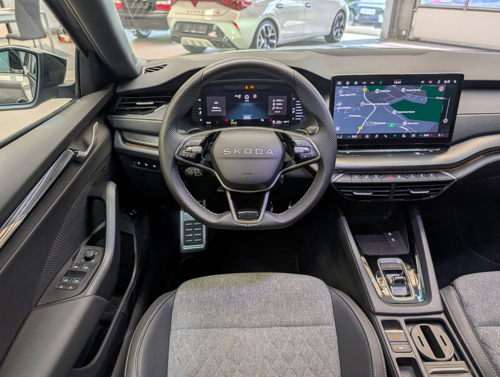 Fahrzeugabbildung SKODA Octavia 1.5 TSI Sportline Pano Matrix AHK 5J-Gar