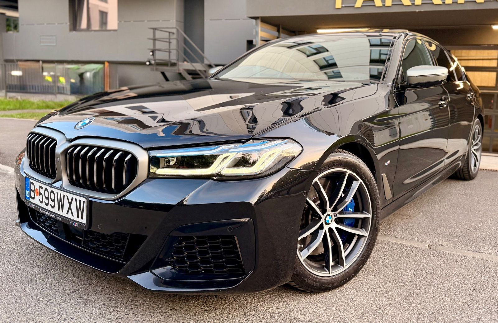 BMW M550i xDrive / Vat included / SunRoof / Individu