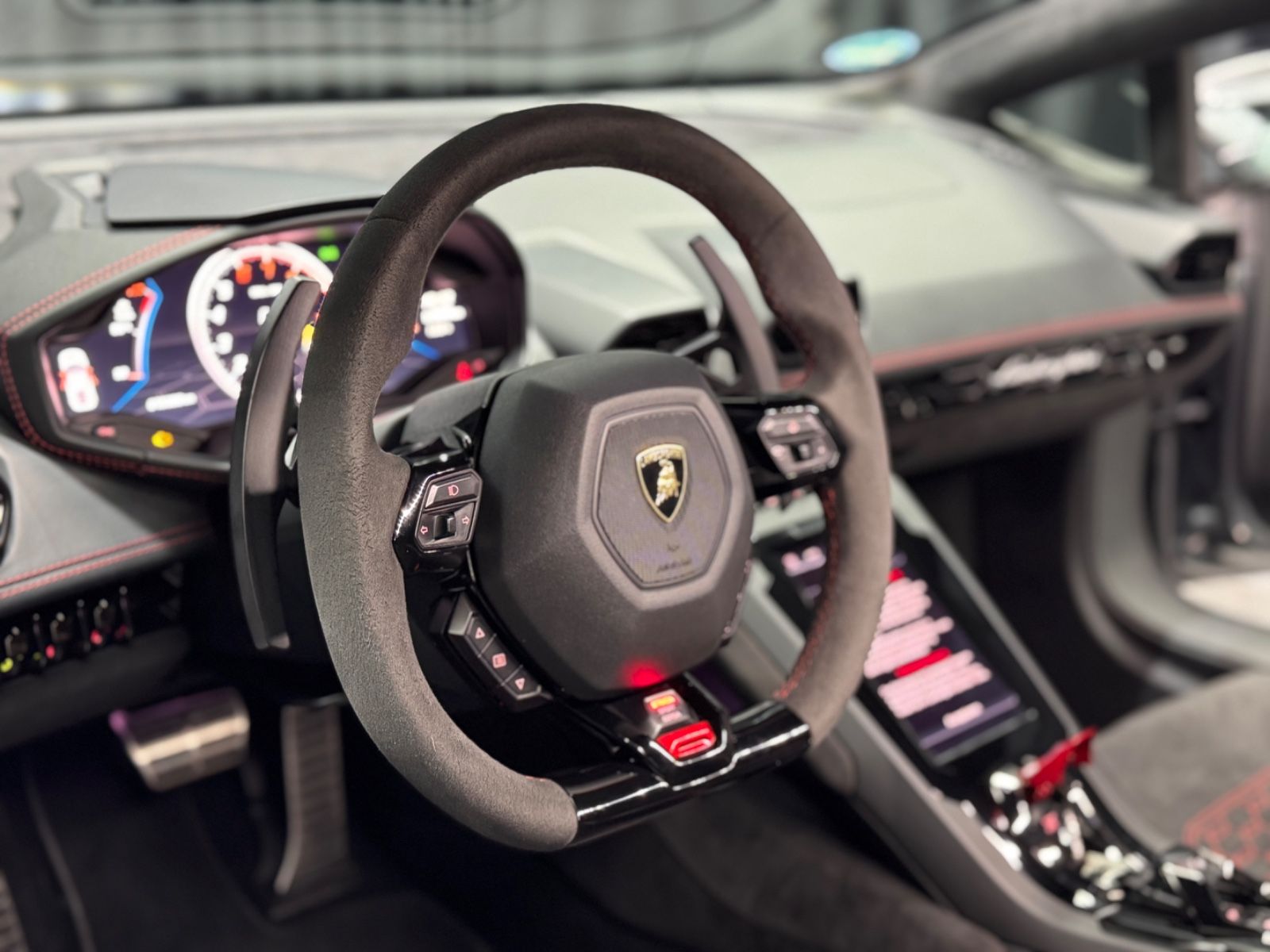 Fahrzeugabbildung Lamborghini Huracan EVO LP640|LIFT|SENSONUM|KAMERA|AD PERSON