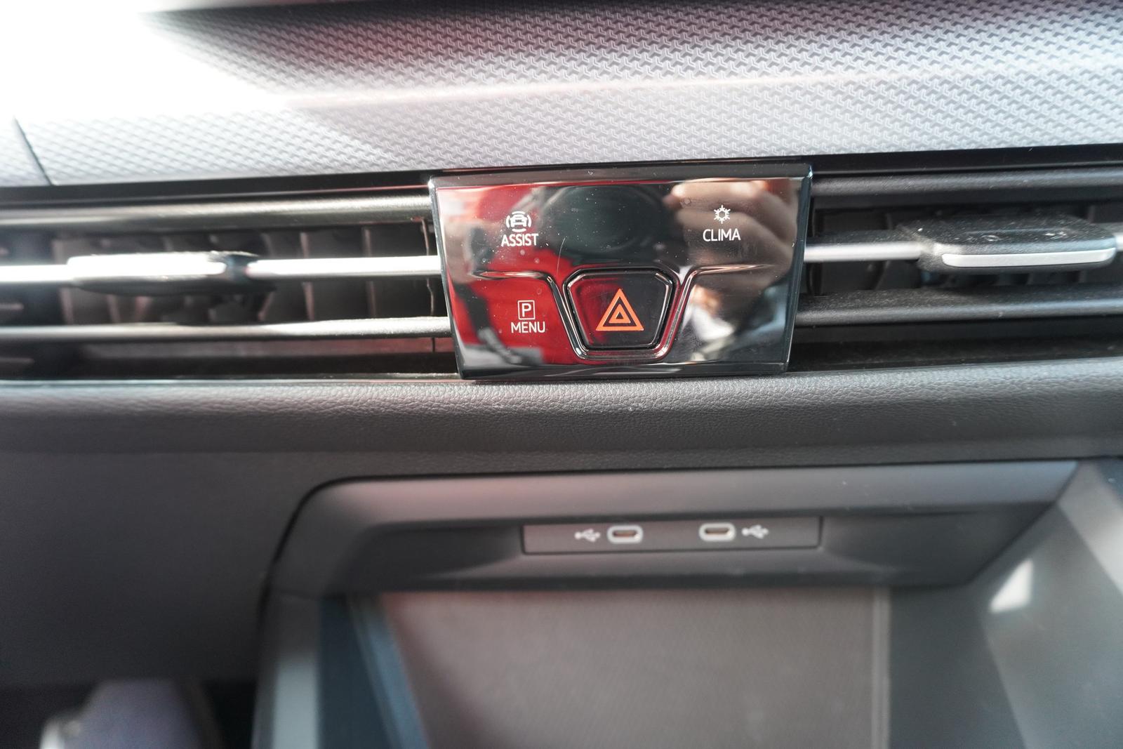 Volkswagen Golf VIII 1.5 eTSI Goal DSG LED Navi App-Connect, миниатюра 30