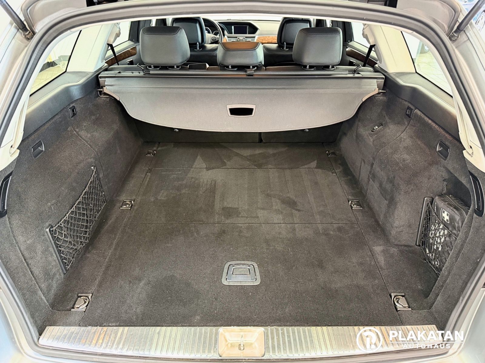 Fahrzeugabbildung Mercedes-Benz E 250 CDI T-Modell Leder AHK MB-Service