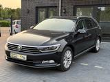 Volkswagen Passat Variant Highline*DSG*Leder*Panorama*AHK* - VW Passat Gebrauchtwagen in Bremen
