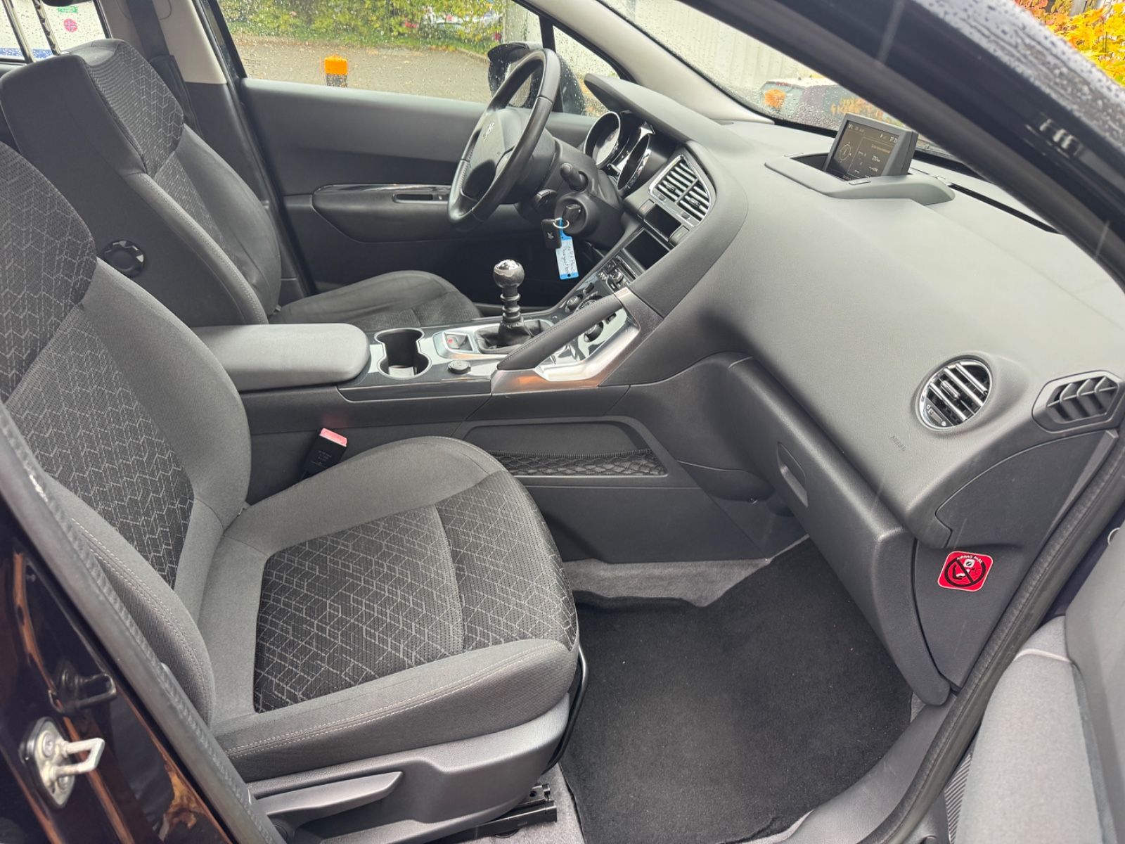 Fahrzeugabbildung Peugeot 3008 Active Navi