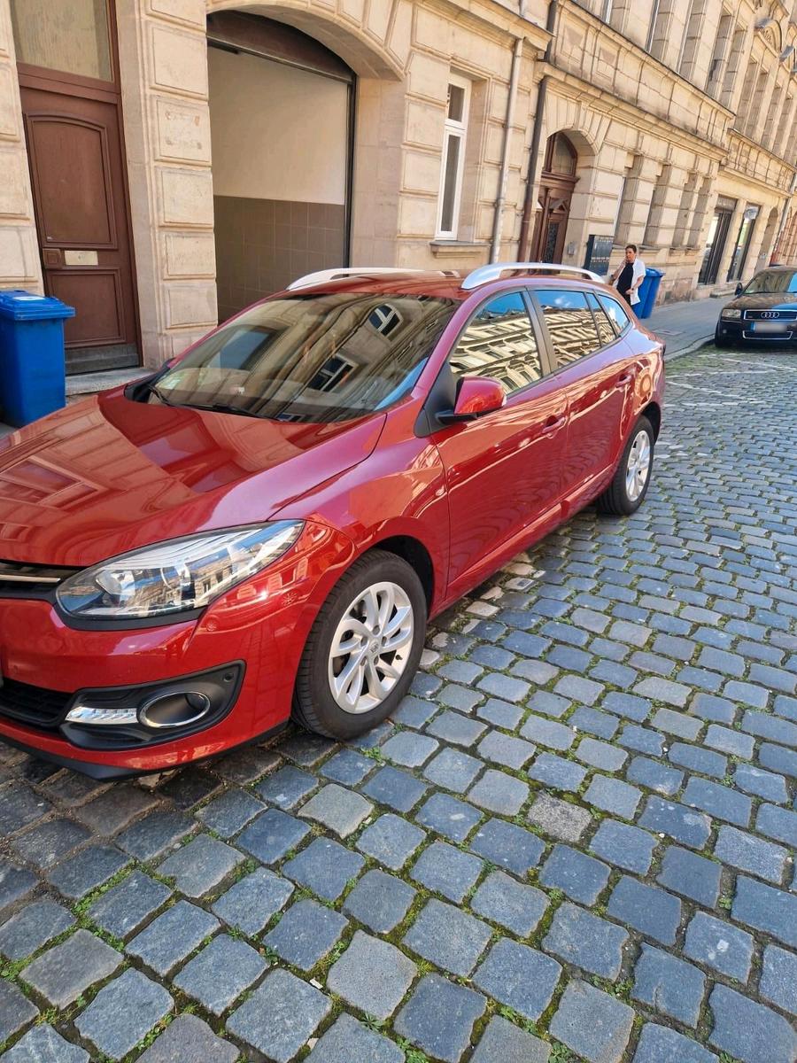 Renault Megane 2014 — rear view